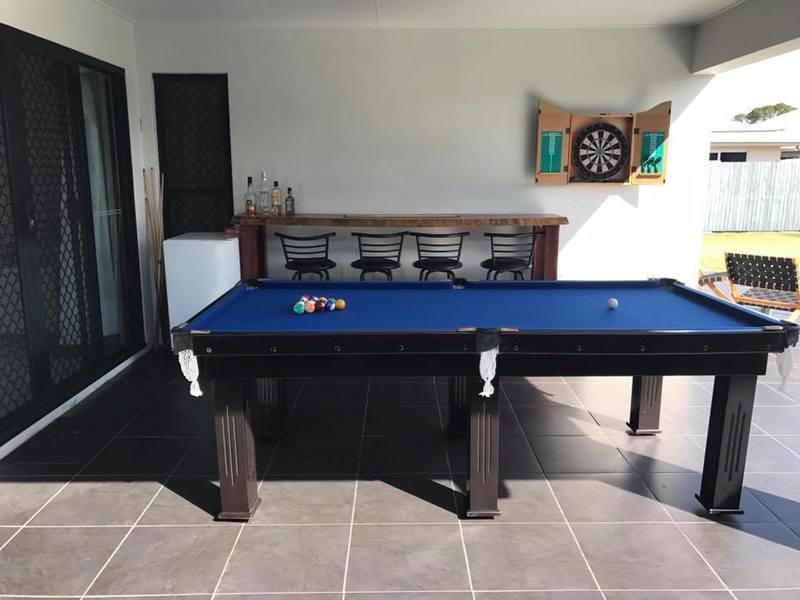 Beautiful family home located close 19