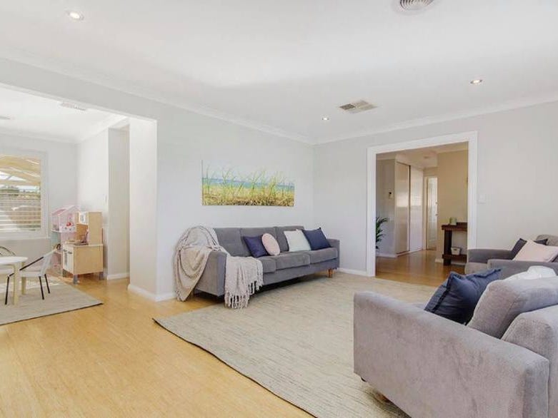 Absolutely beautiful large family home 3