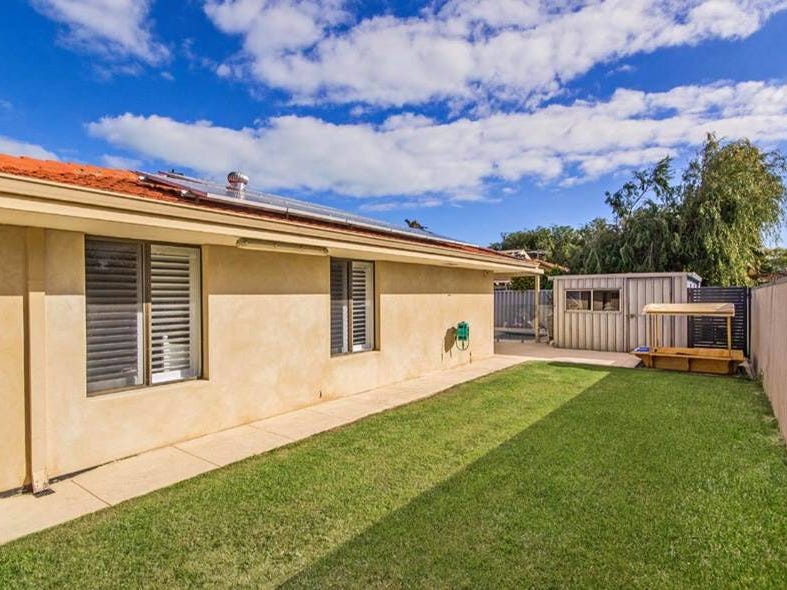 Absolutely beautiful large family home 4