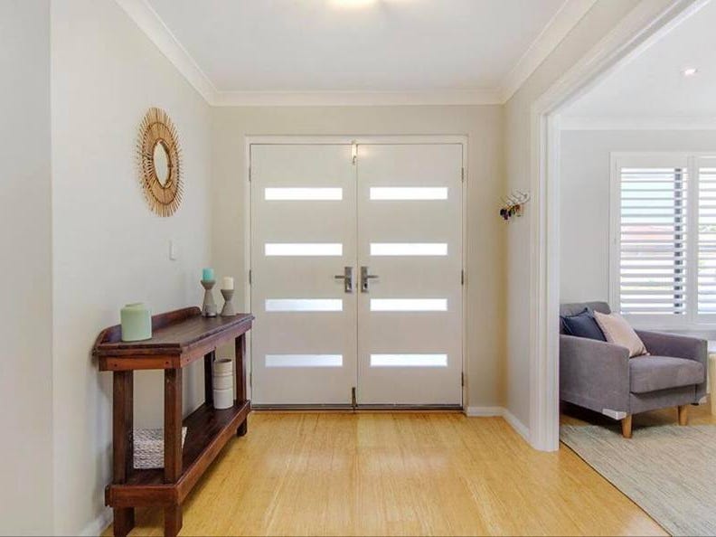 Absolutely beautiful large family home 8