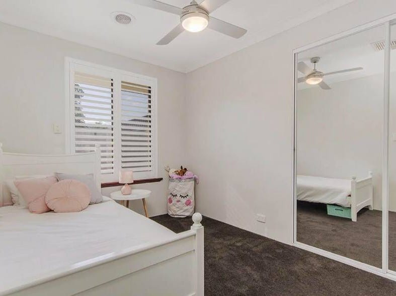 Absolutely beautiful large family home 10