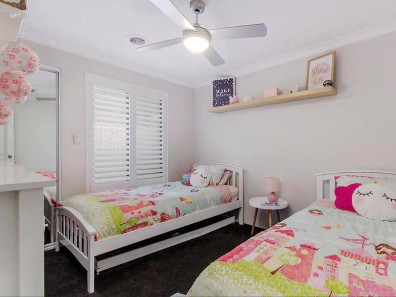 Absolutely beautiful large family home 12