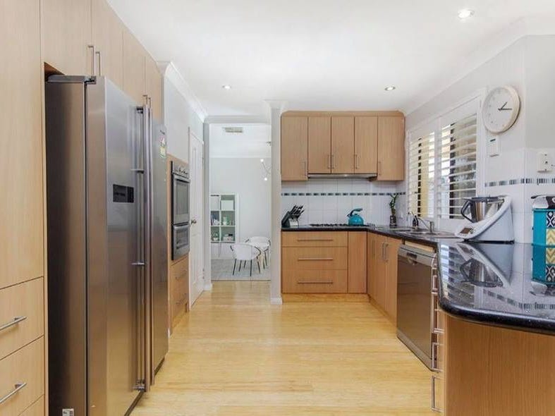 Absolutely beautiful large family home 22