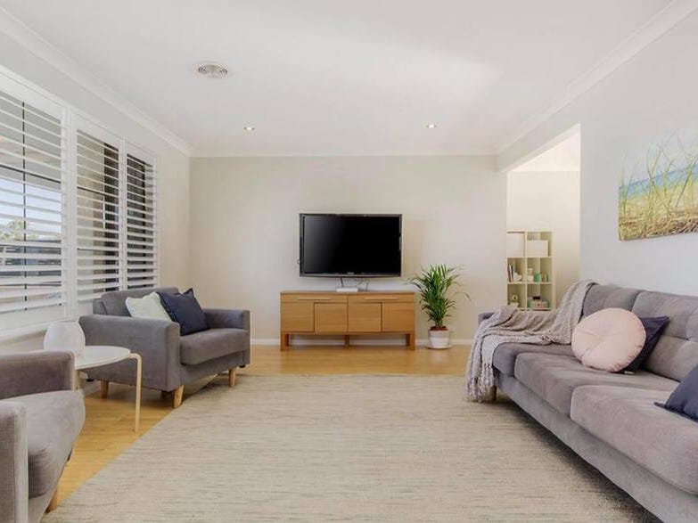 Absolutely beautiful large family home 24