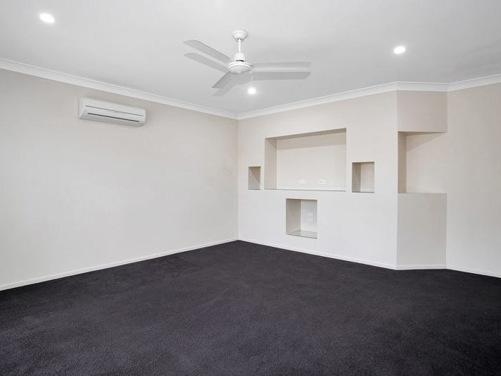 LARGE HOUSE CAN ACCOMODATE 2 5