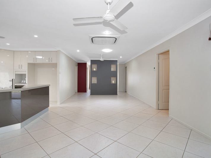 LARGE HOUSE CAN ACCOMODATE 2 6