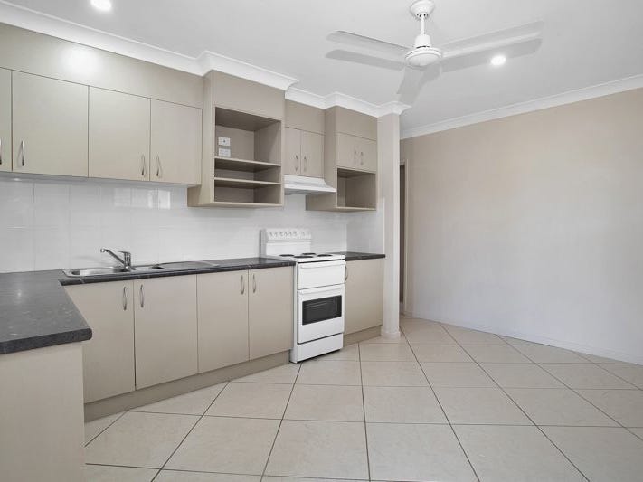 LARGE HOUSE CAN ACCOMODATE 2 18