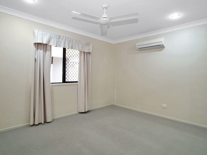LARGE HOUSE CAN ACCOMODATE 2 26