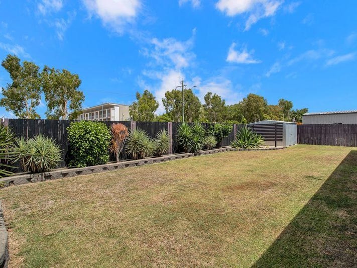 LARGE HOUSE CAN ACCOMODATE 2 32