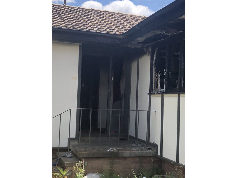 Fire damaged house – calling 3
