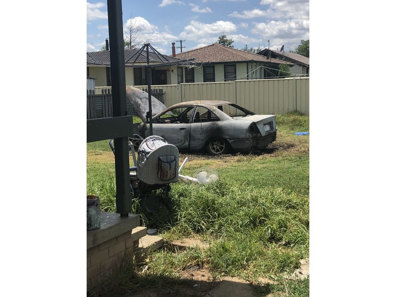 Fire damaged house – calling 5