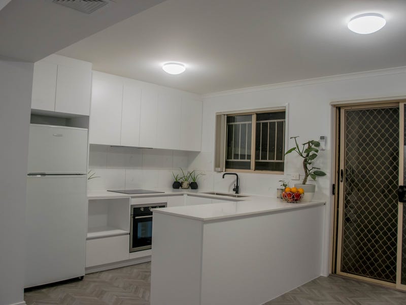 3BR TOWNHOUSE IN GREAT POSITION