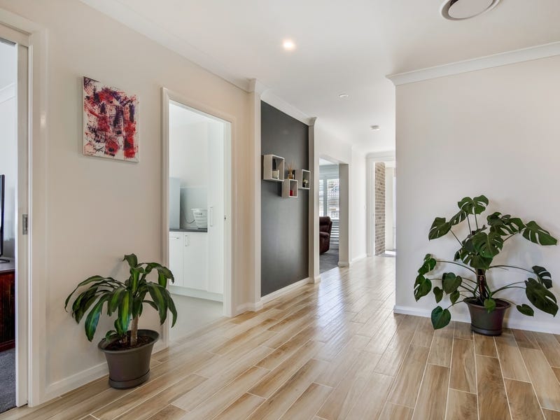 Near New Executive Home 5