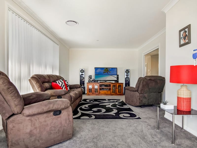 Near New Executive Home 9