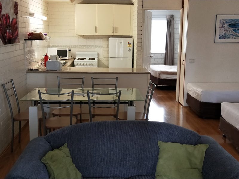 Spacious Apartment in great location. 5