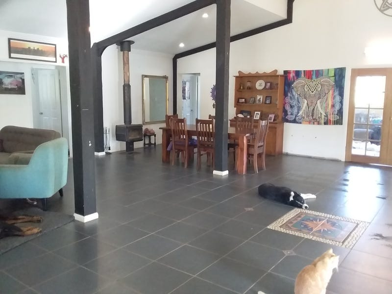 Large Off Grid 6 Bed 2