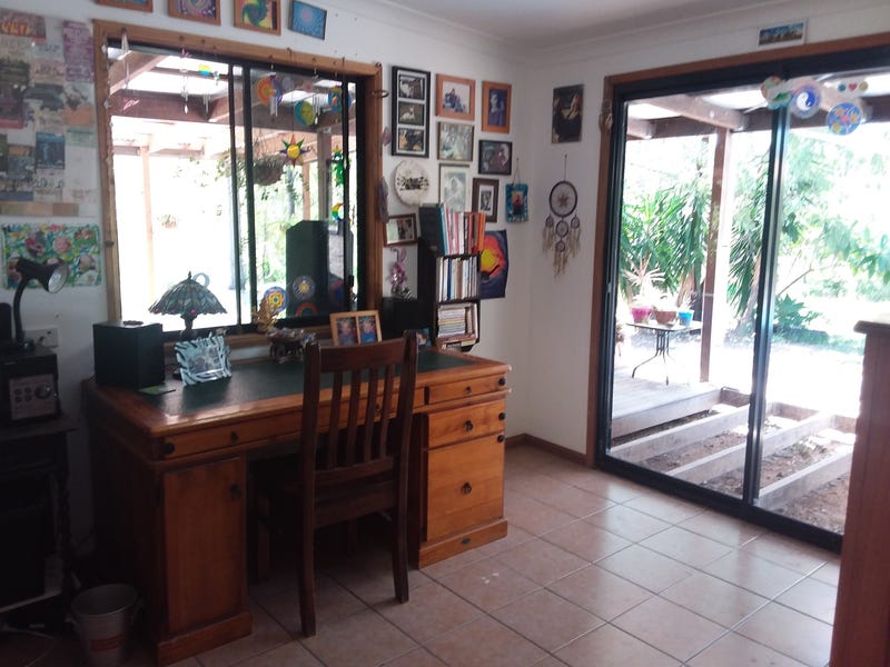Large Off Grid 6 Bed 4