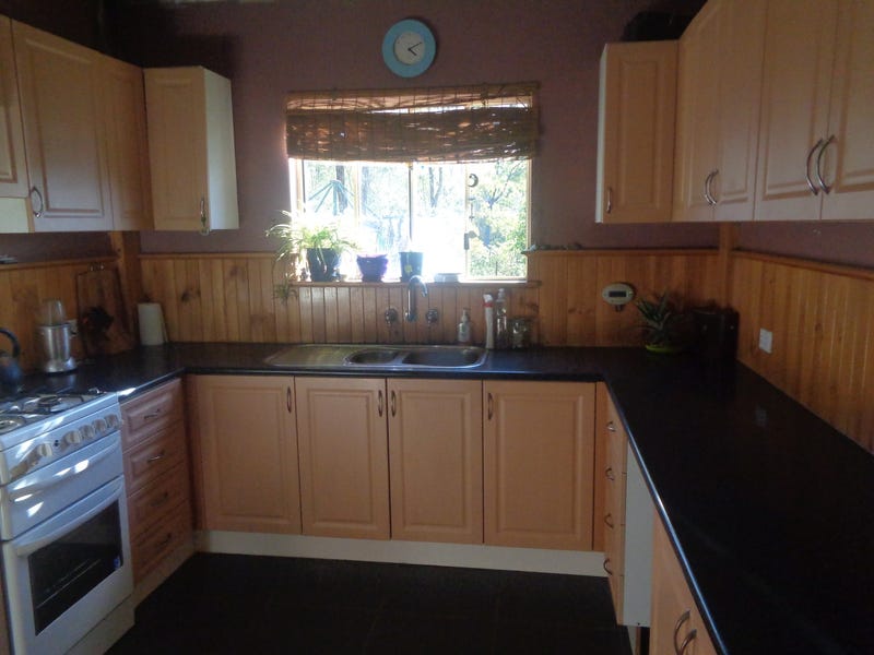 Large Off Grid 6 Bed 9