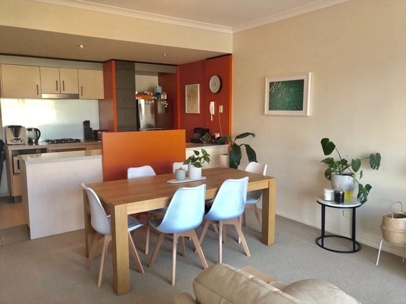 Trendy one bedroom Apartment in 11