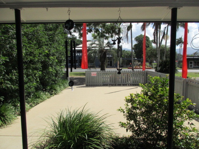 HOME, LIFESTYLE & BUSINESS PREMISES 9