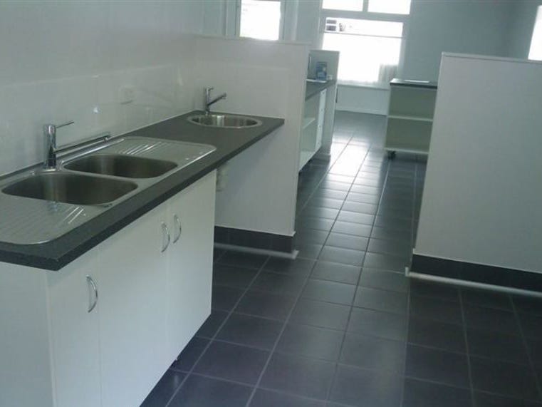 HOME, LIFESTYLE & BUSINESS PREMISES 23