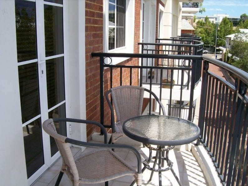Prestige period style one bedroom 11