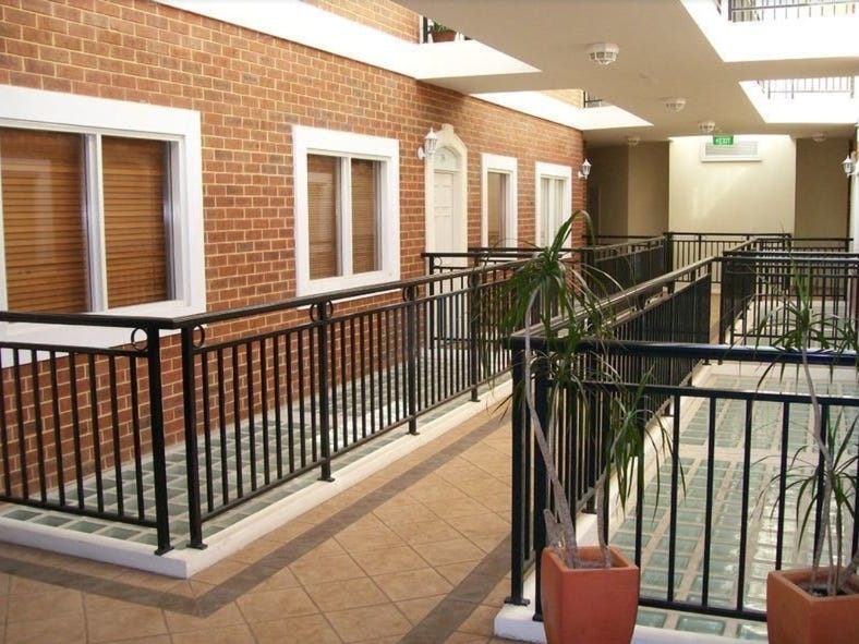 Prestige period style one bedroom 13