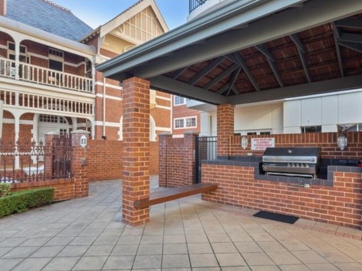 Prestige period style one bedroom 17
