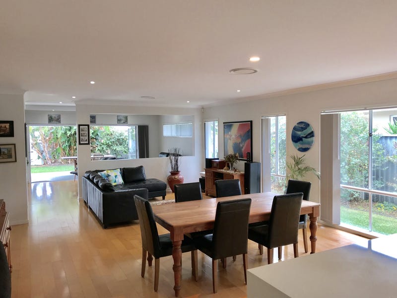 Perfect Lifestyle In Golfing Estate 8