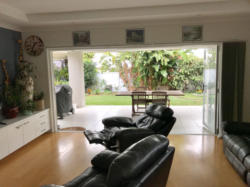 Perfect Lifestyle In Golfing Estate 13
