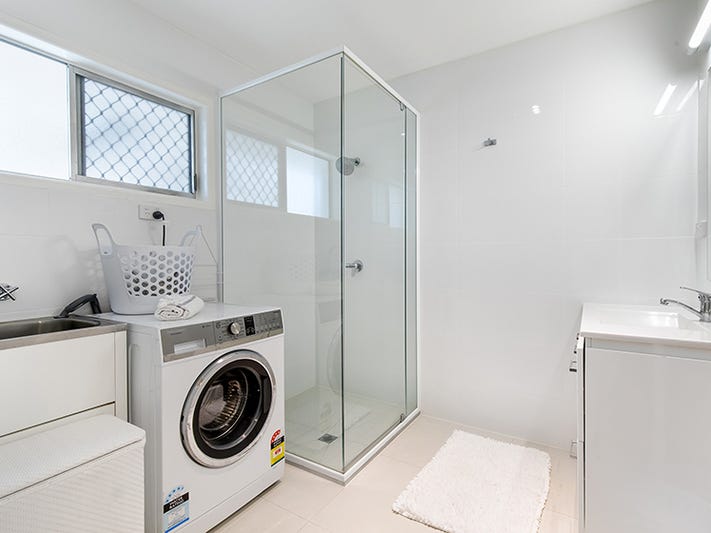 RENOVATED RIVER PRECINCT HOME 12