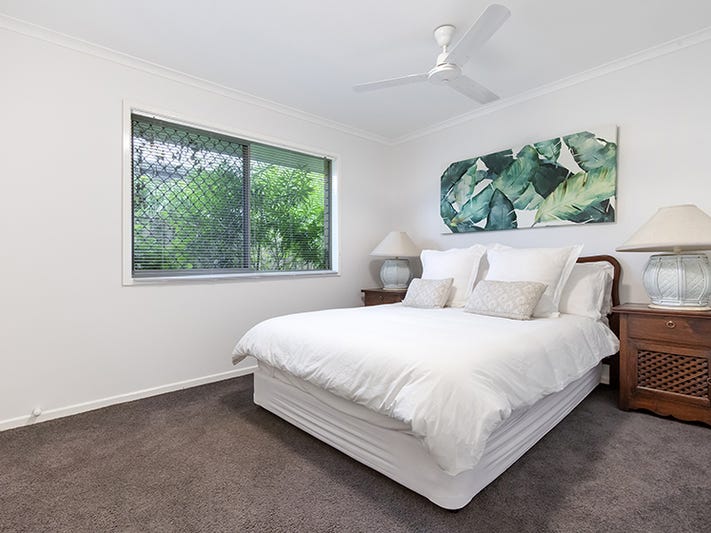 RENOVATED RIVER PRECINCT HOME 15