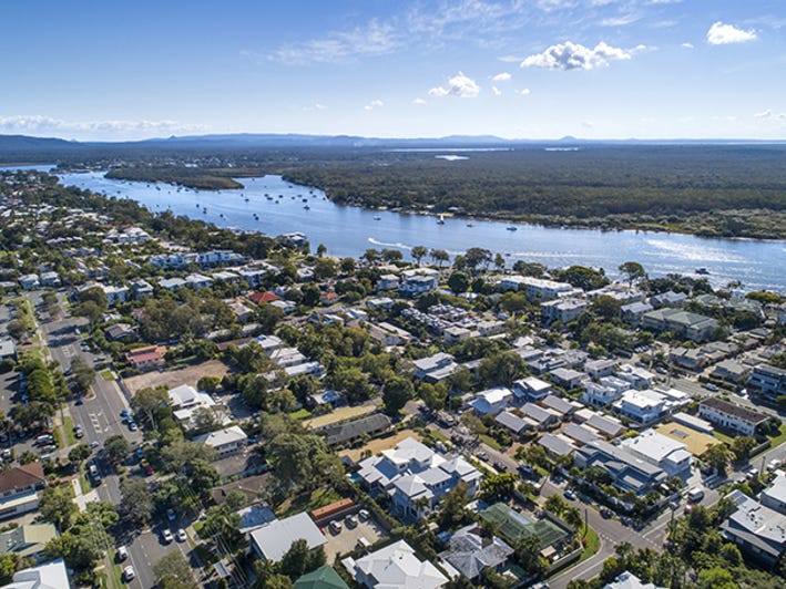 RENOVATED RIVER PRECINCT HOME 18