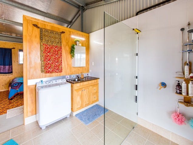 OFF THE GRID/LIVEABLE SHED/HOLIDAY SHED 16