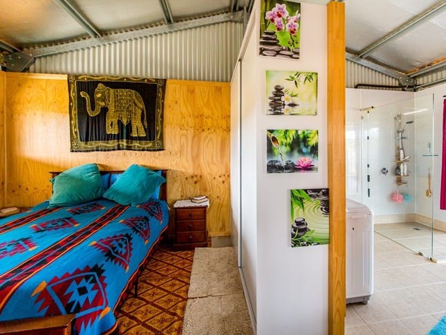 OFF THE GRID/LIVEABLE SHED/HOLIDAY SHED 18