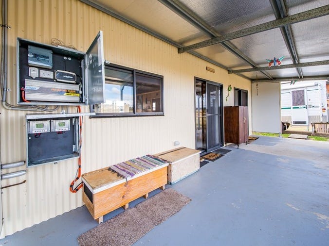 OFF THE GRID/LIVEABLE SHED/HOLIDAY SHED 24