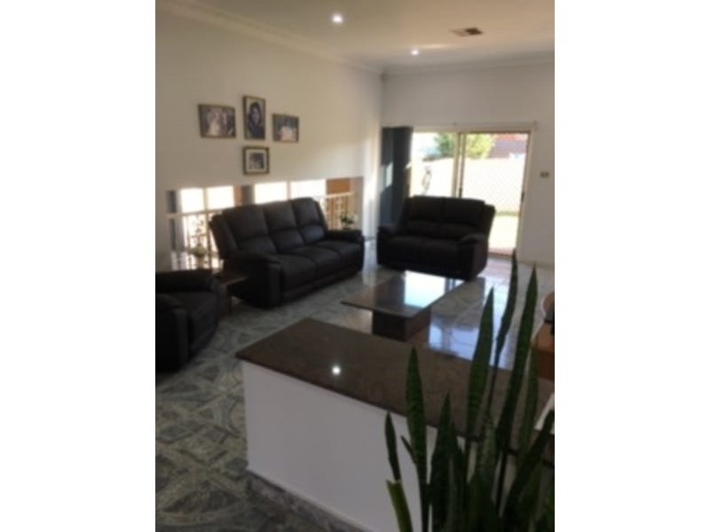 FOR SALE HOUSE 9