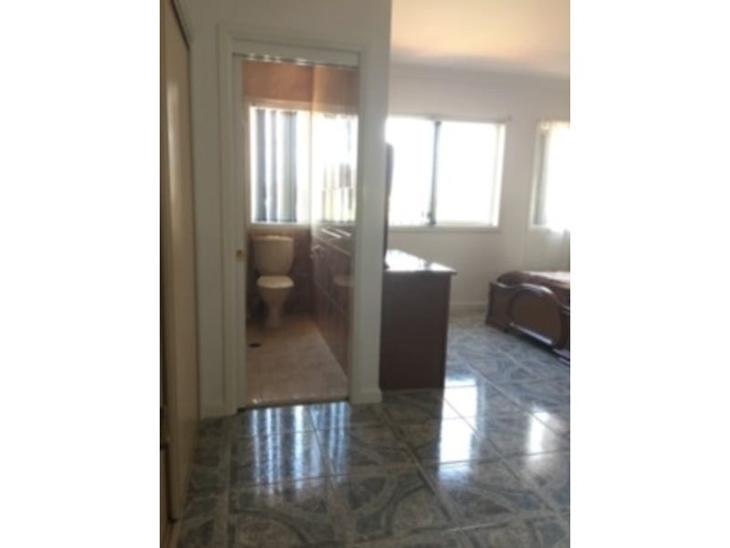 FOR SALE HOUSE 10