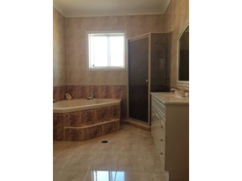 FOR SALE HOUSE 11