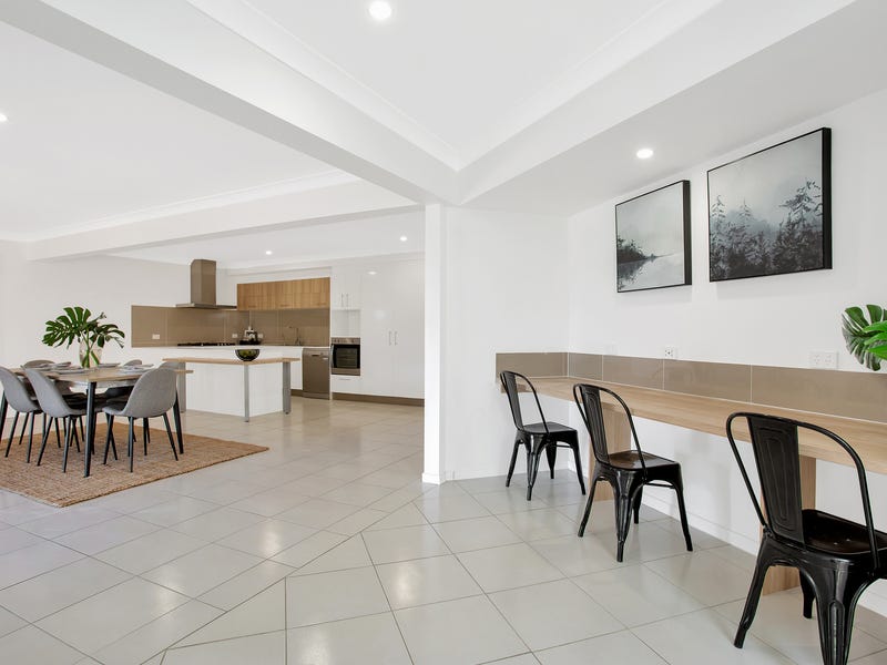 9 Bedrooms, Dual Living, 2 Massive Houses, Awesome Investment, Options…