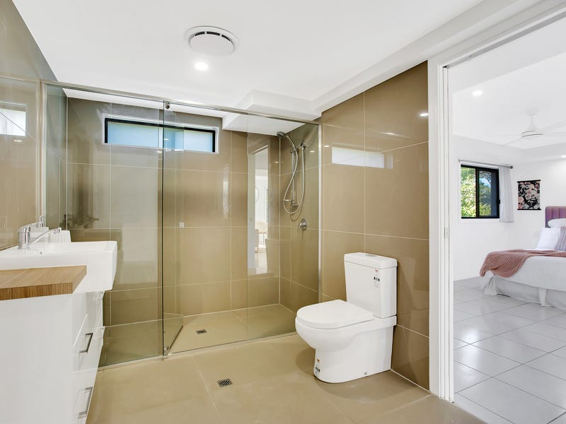 9 Bedrooms, Dual Living, 2 8