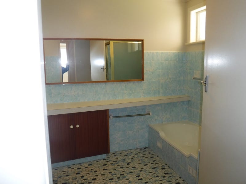 Water views 3 Bedroom 2 10