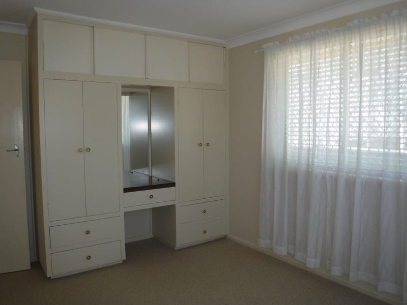 Water views 3 Bedroom 2 11