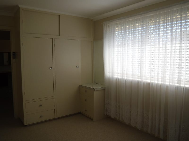 Water views 3 Bedroom 2 12