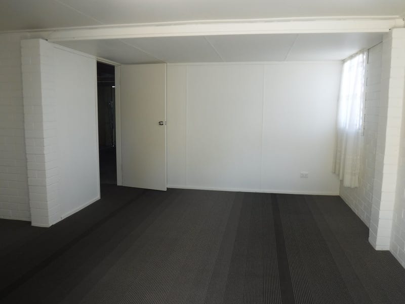 Water views 3 Bedroom 2 16
