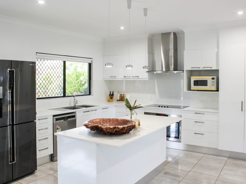 Gorgeous 4 bedroom executive home 7