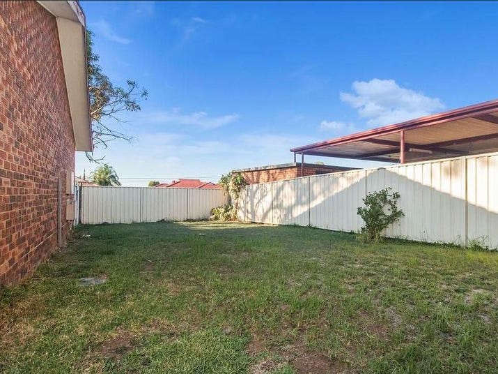 3 Townhouses development site in 5