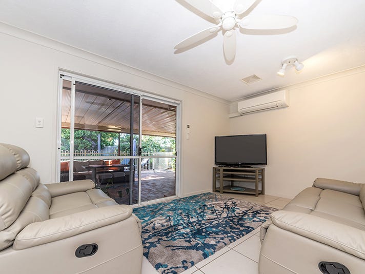 Loving Refurbished Home In Quiet 4