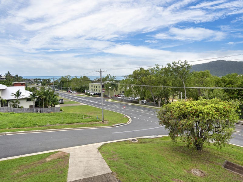 Renovated Airlie Cottage in the 8