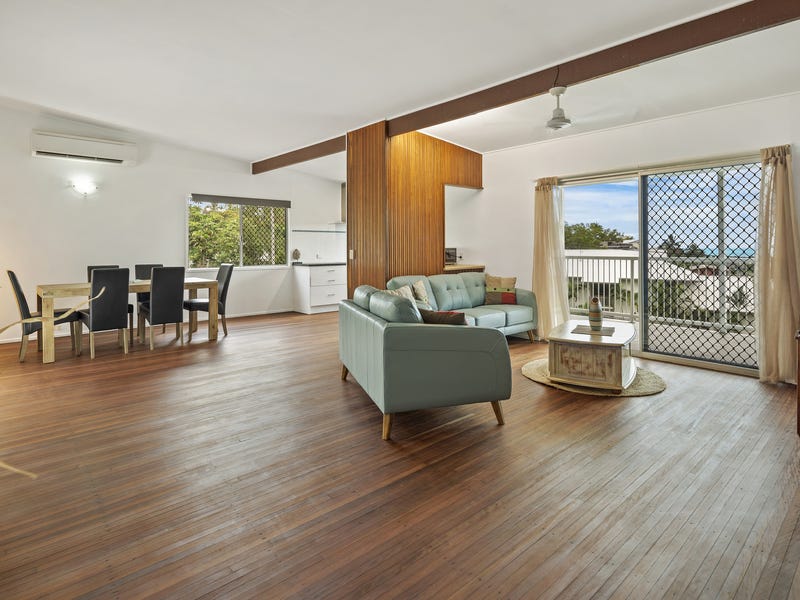 Renovated Airlie Cottage in the 11